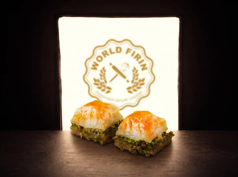 Antep Fıstıklı Kare Baklava